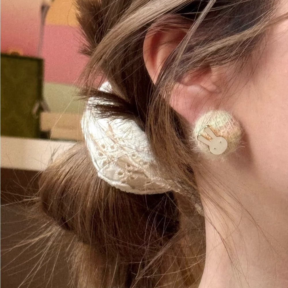 S925  Hair Bunny Earrings